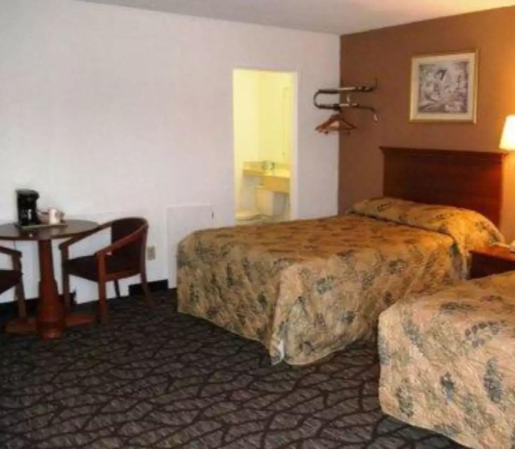 Super 8 by Wyndham Youngstown/Girard