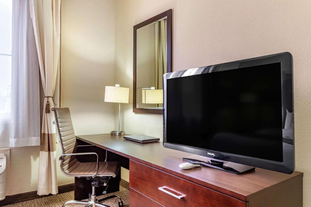 Comfort Inn & Suites Lakeside