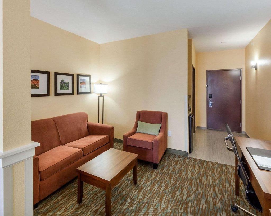 Comfort Suites Cotulla near I-35