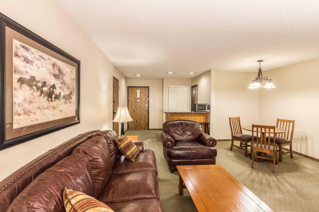 Quality Inn & Suites Plano East - Richardson