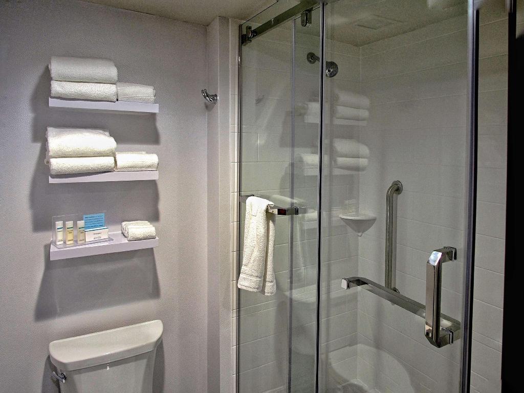 Hampton Inn & Suites Moore