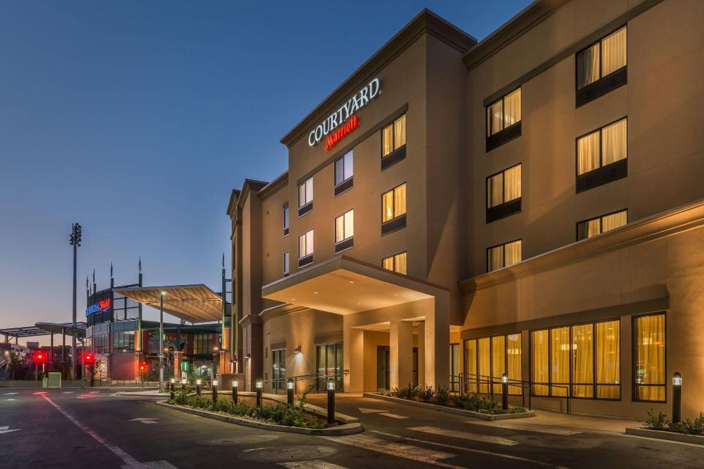 Courtyard Reno Downtown/Riverfront