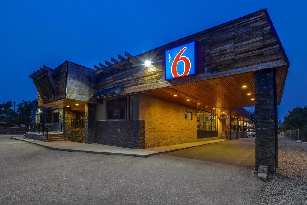 Motel 6 Brooks