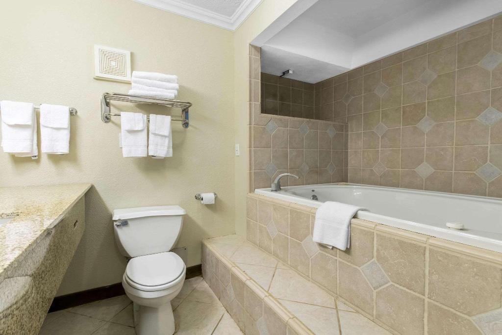 Quality Inn & Suites Horse Cave Area