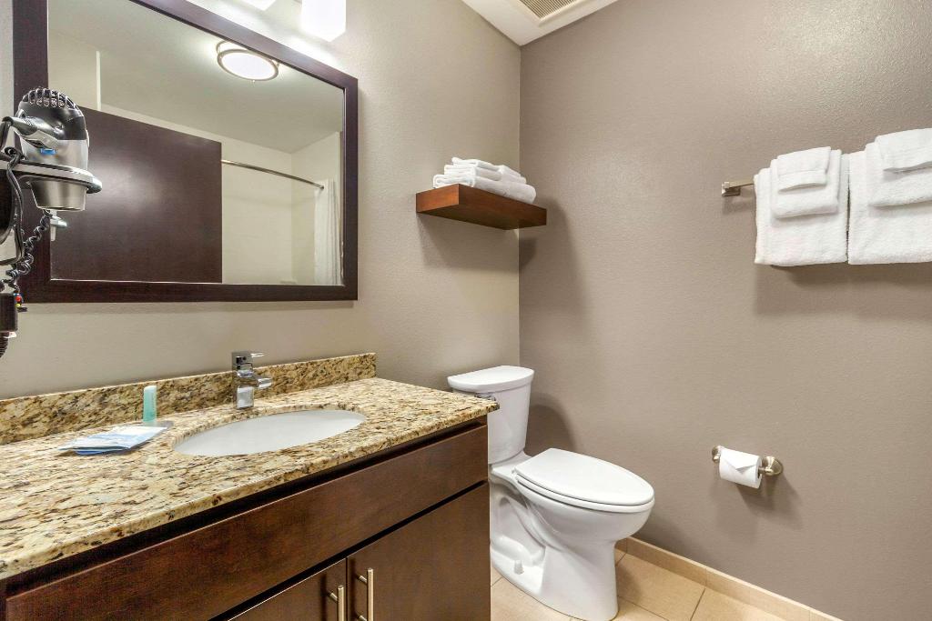 MainStay Suites University