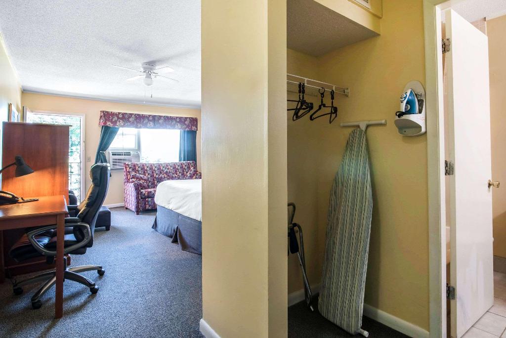 Econo Lodge Inn & Suites Tilton