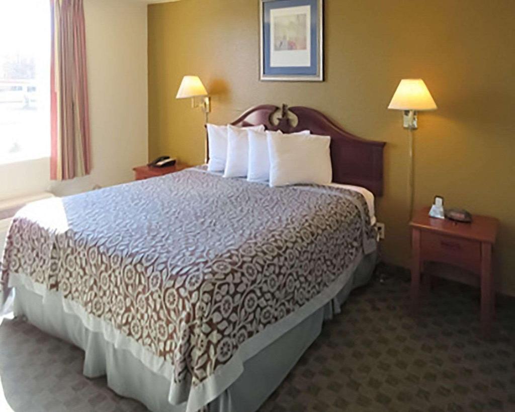 Econo Lodge Inn & Suites Tyler Area