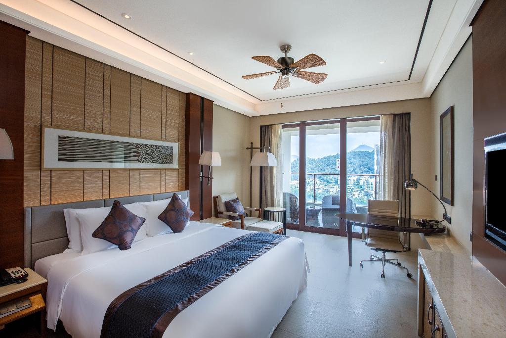 Crowne Plaza Sanya City Center