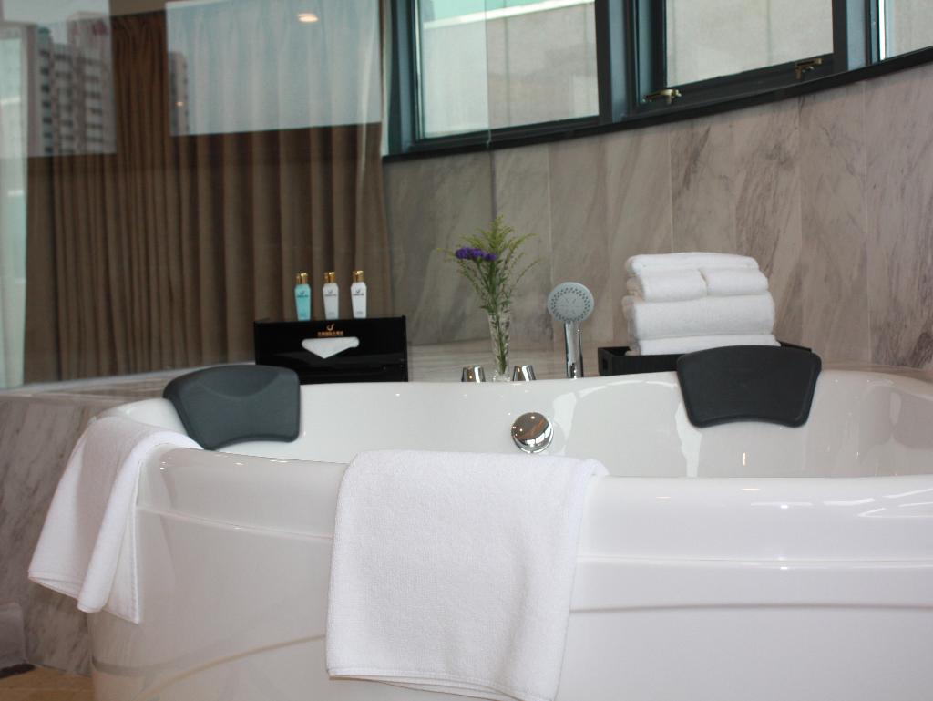 Yijia International Hotel