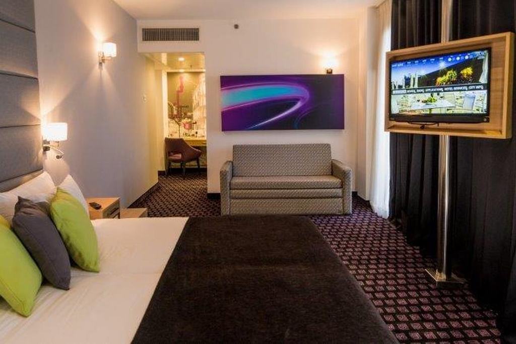 Eyal Hotel