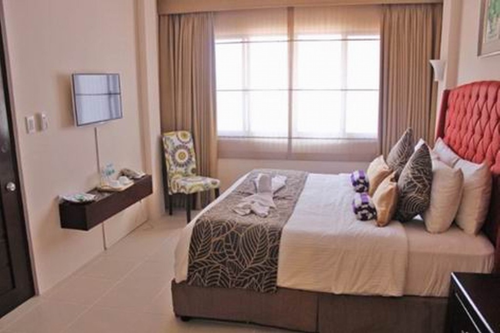 White House Beach Resort
