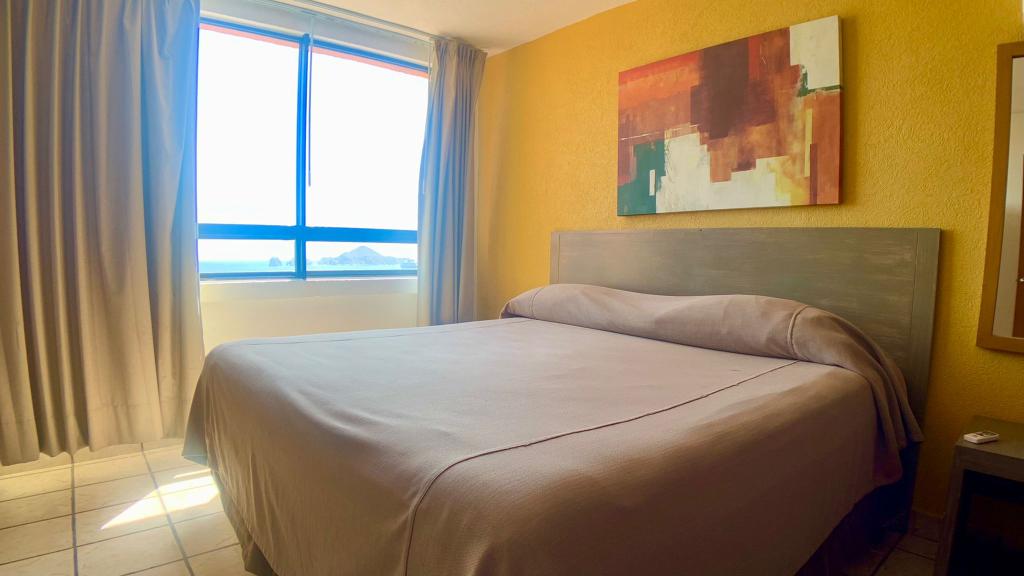 Sunrock Hotel & Suites "Los Cabos"