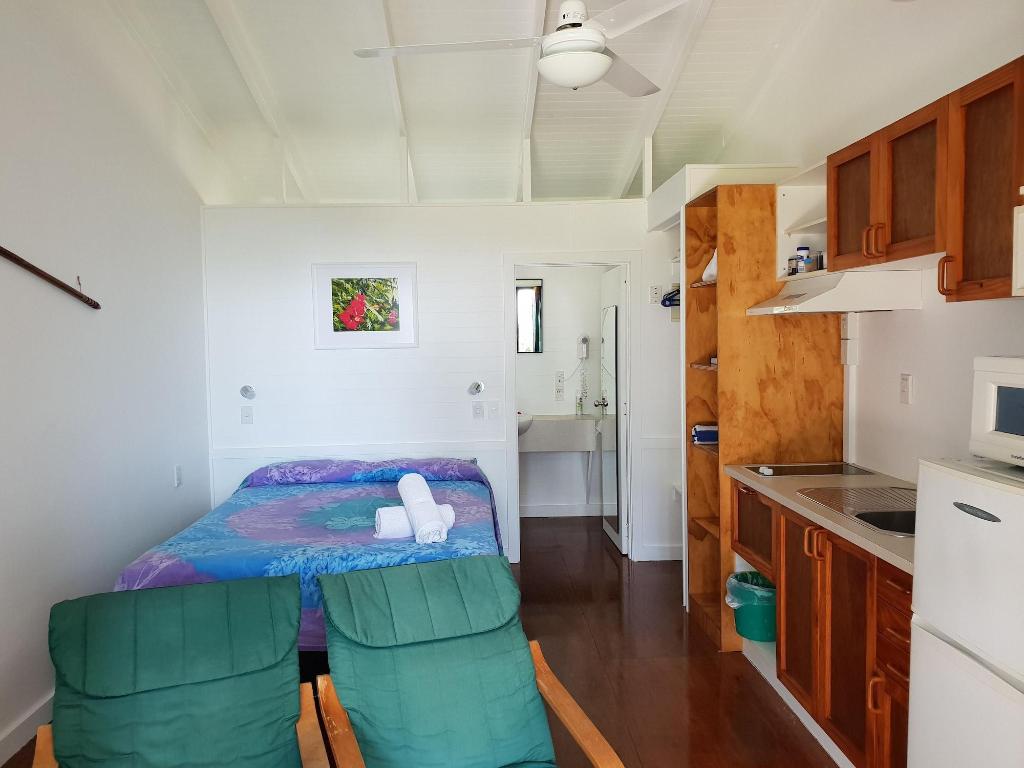 Aroa Beachside Inn