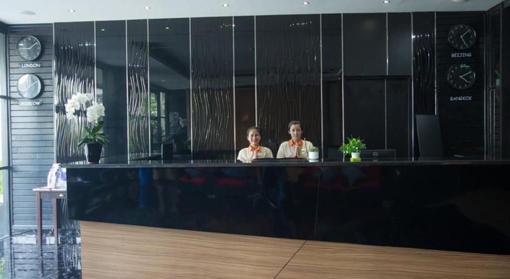 Golden Tulip Essential Pattaya Hotel - Lobby