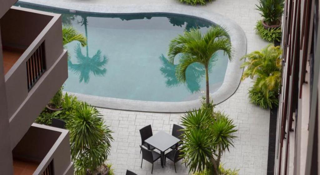 Golden Tulip Essential Pattaya Hotel - Pool