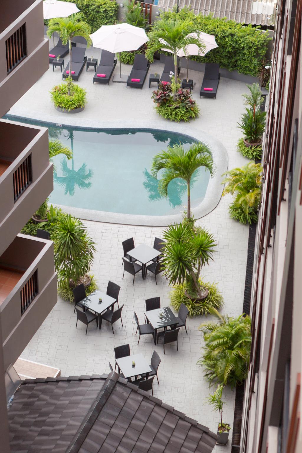 Golden Tulip Essential Pattaya Hotel - Pool