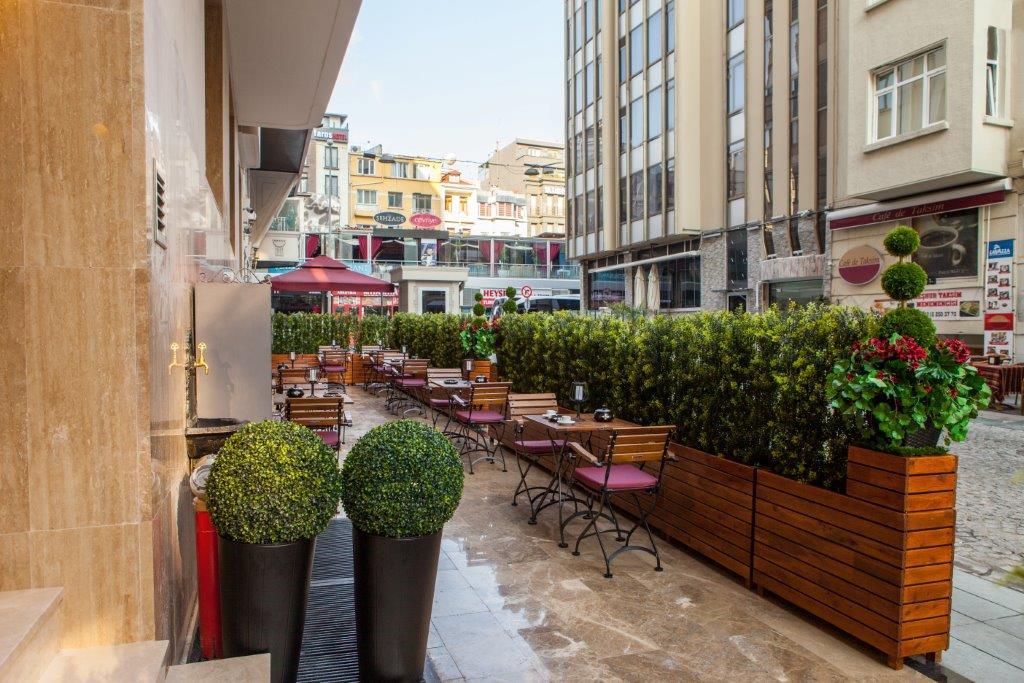 Ferman Hilal Hotel - Terrace