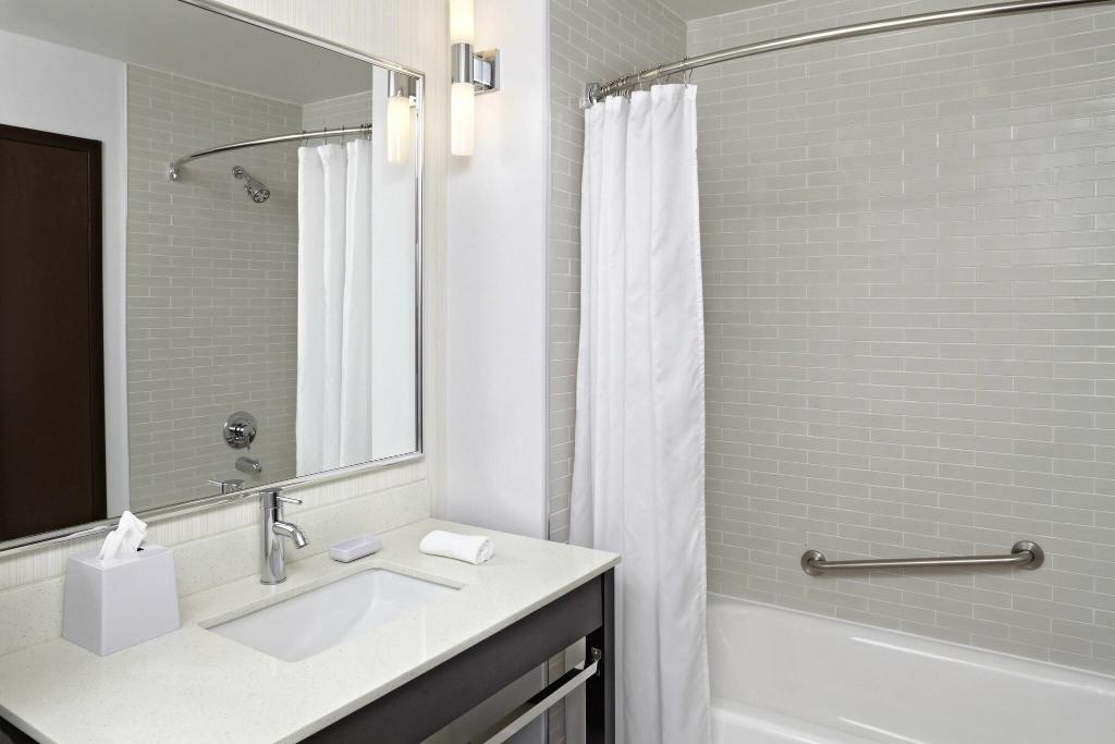 Four Points by Sheraton Sherwood Park