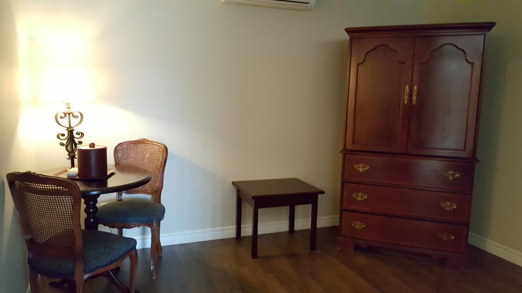 Duvernay Studios & Suites