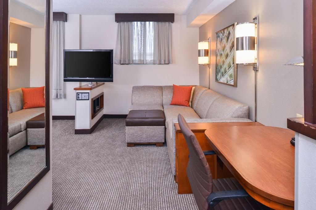 Hyatt Place Herndon/Dulles Airport-East