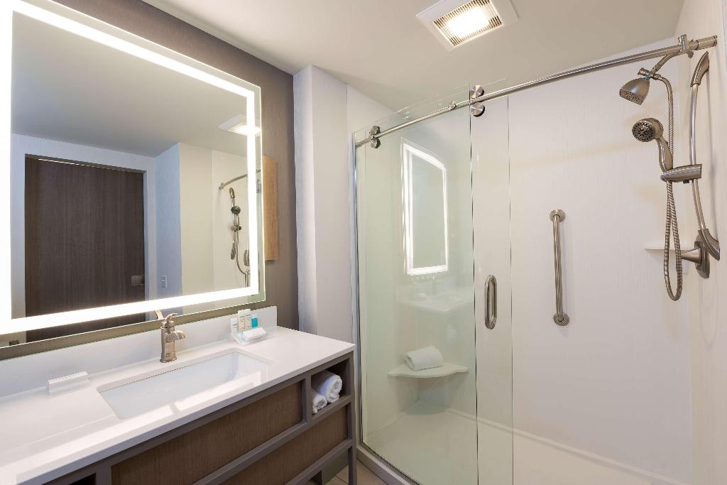 Hilton Garden Inn Grand Rapids Airport, MI (U/C)