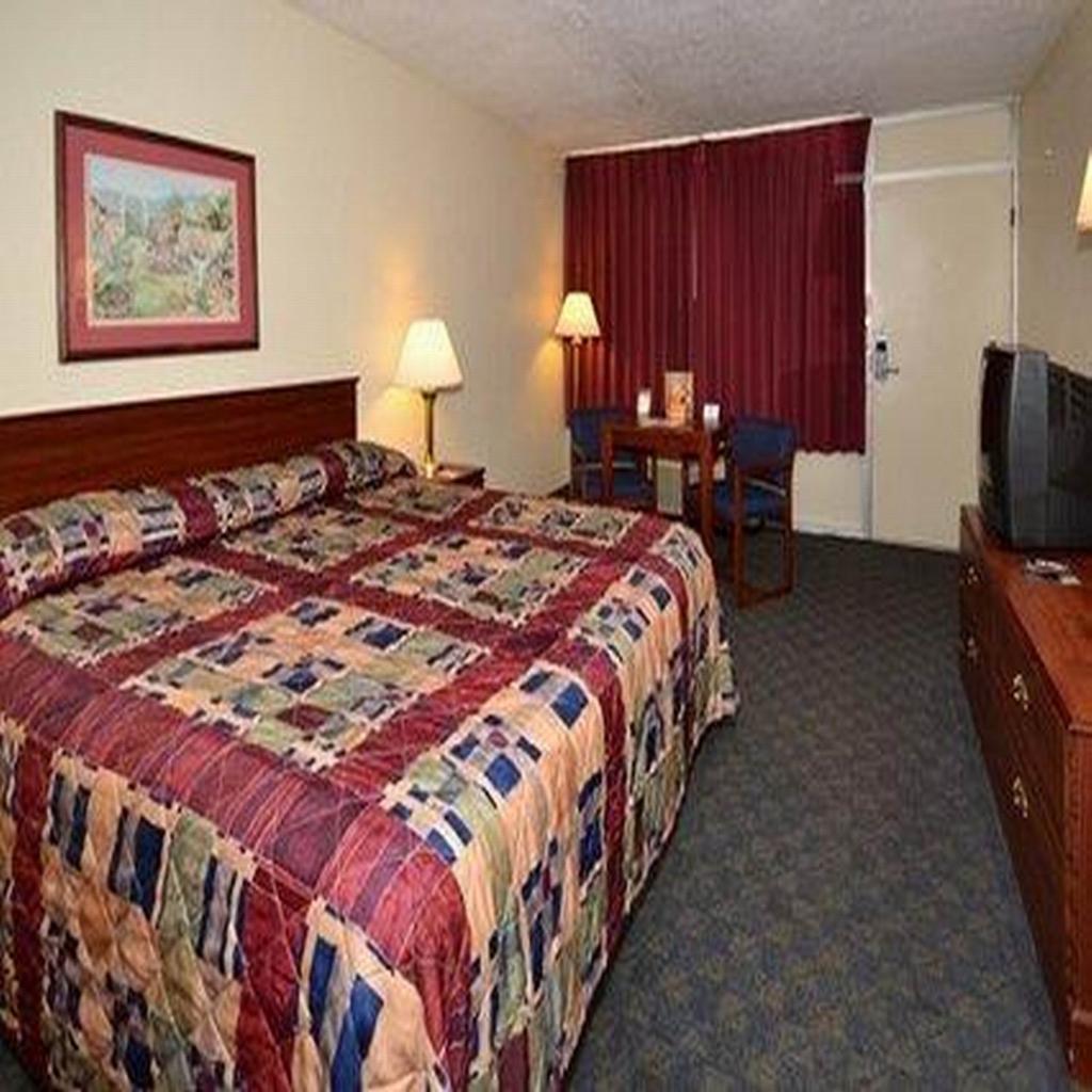 Travelodge by Wyndham Harriman
