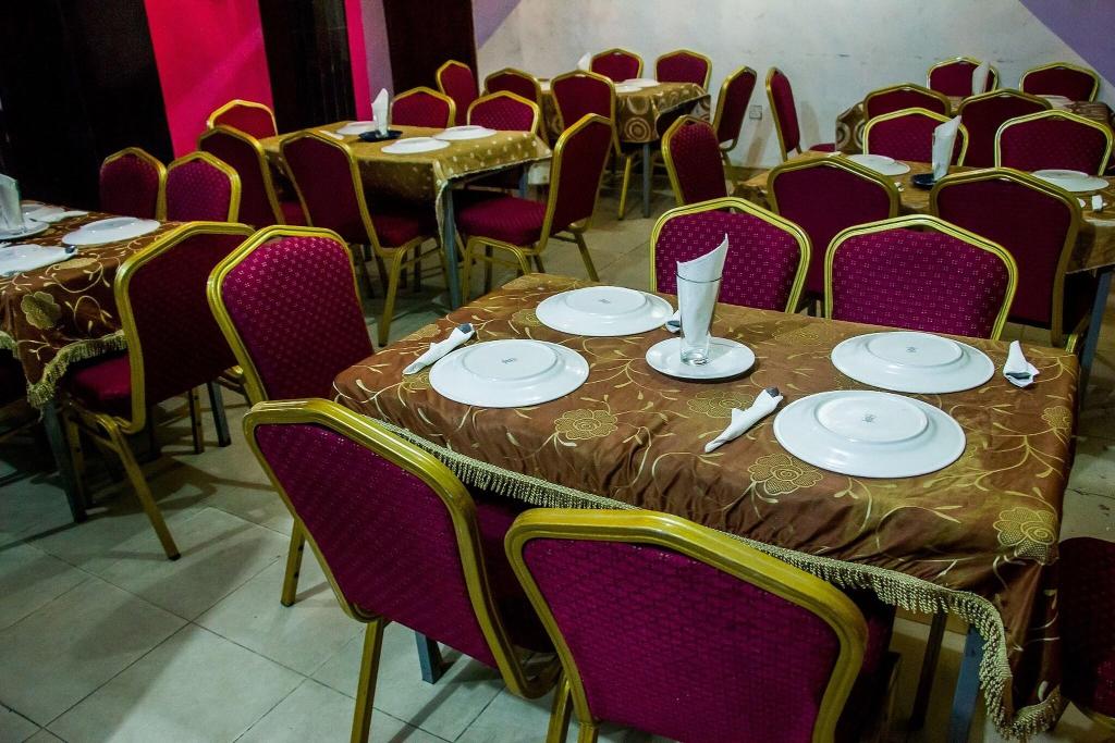 Emglo Suites