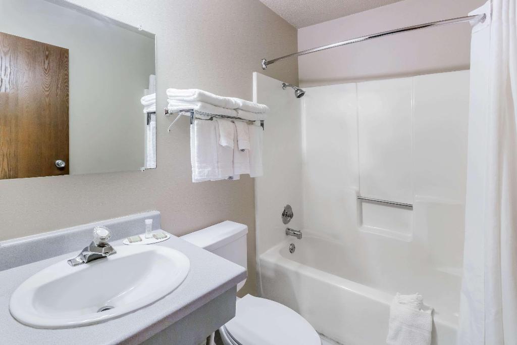 Super 8 by Wyndham Madison