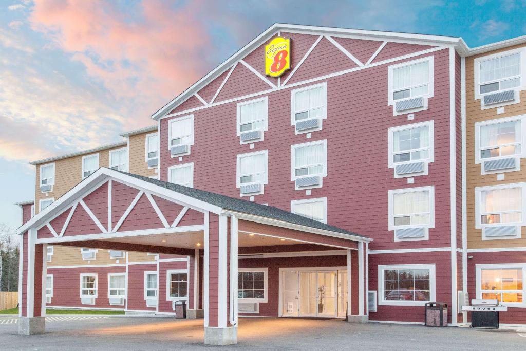 Super 8 by Wyndham Red Lake