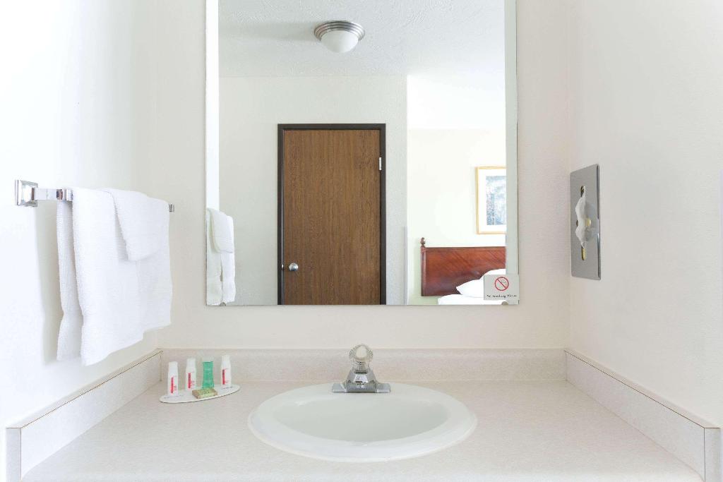 Super 8 by Wyndham Montpelier