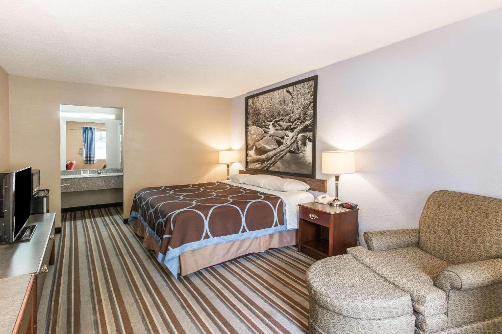 Super 8 by Wyndham Caryville TN