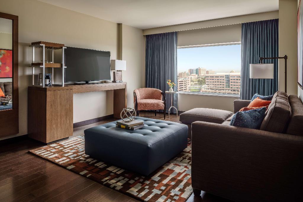 Hyatt Regency Aurora
