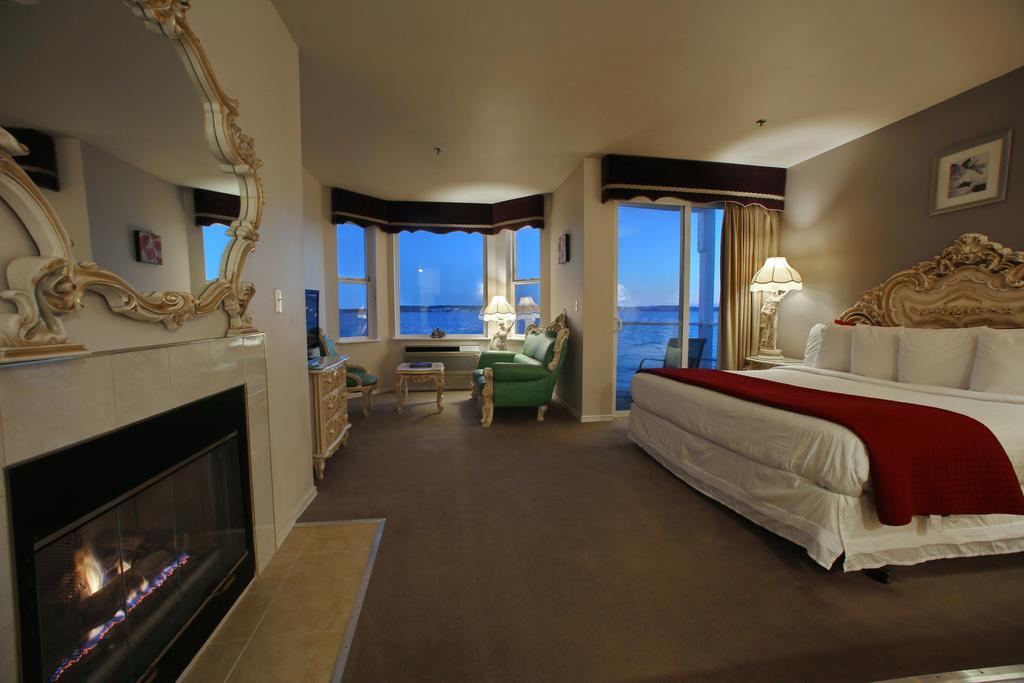 Tides Inn & Suites