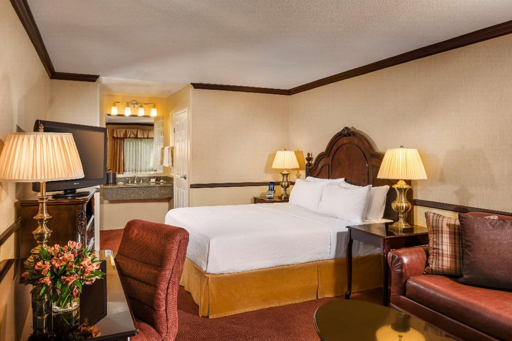 Ayres Lodge Alpine