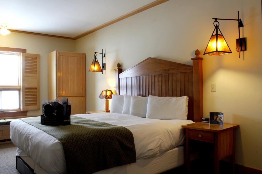 Old Faithful Snow Lodge