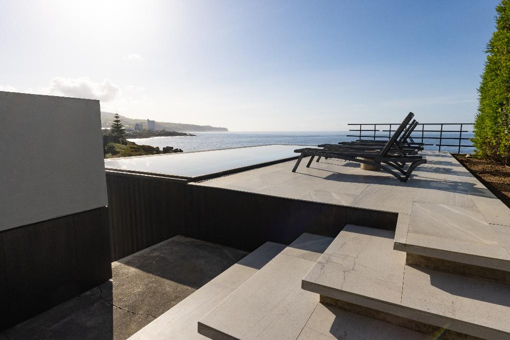 White Exclusive Suites & Villas