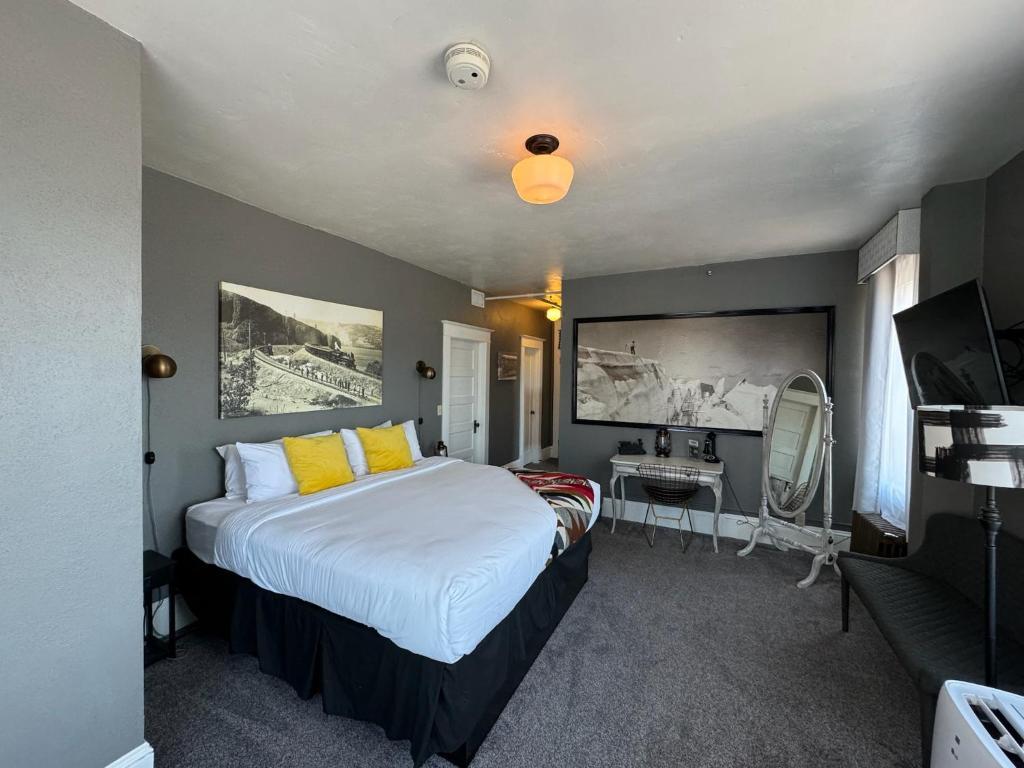 Hood River Hotel