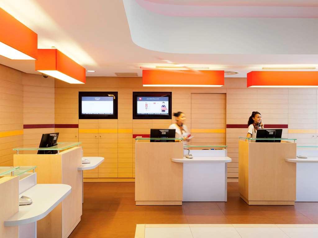 Ibis Paris La Defense Esplanade