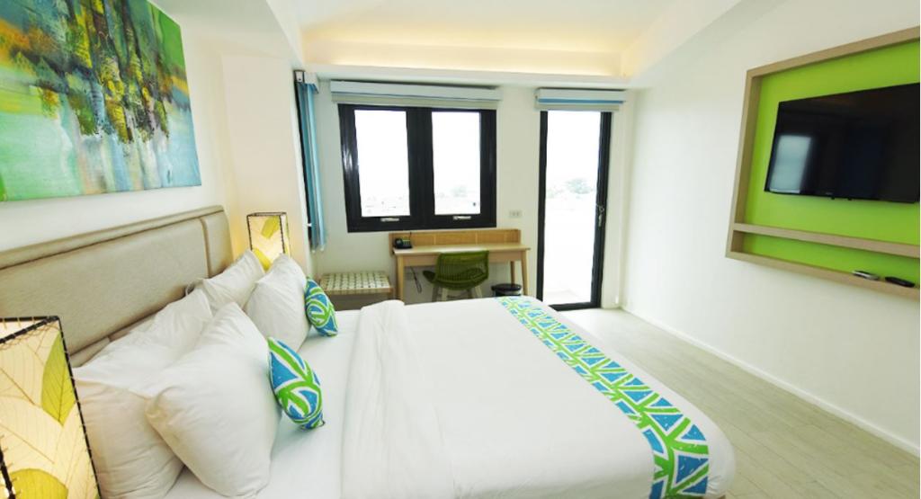 Lime Hotel Boracay