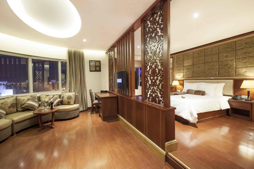 Stay Hotel - General view