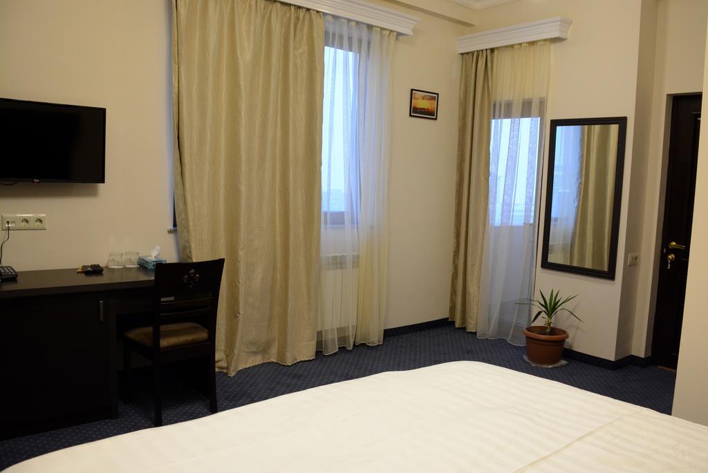 Hotel 14th Floor