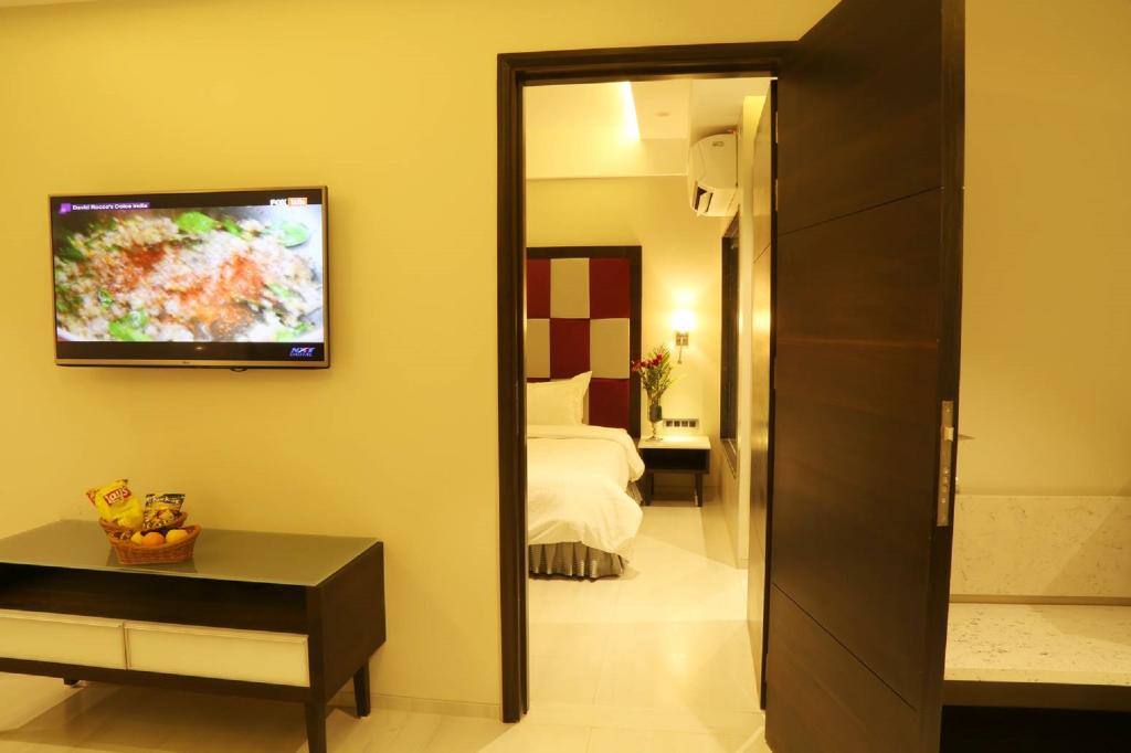 The Flora Grand
