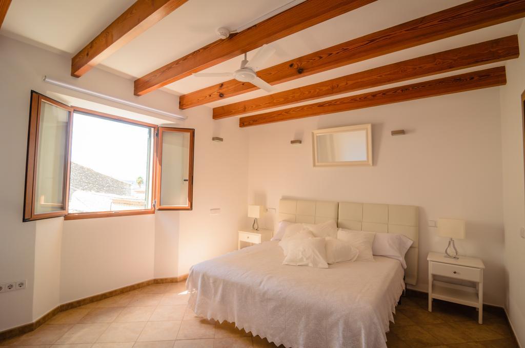 Embat Hostel