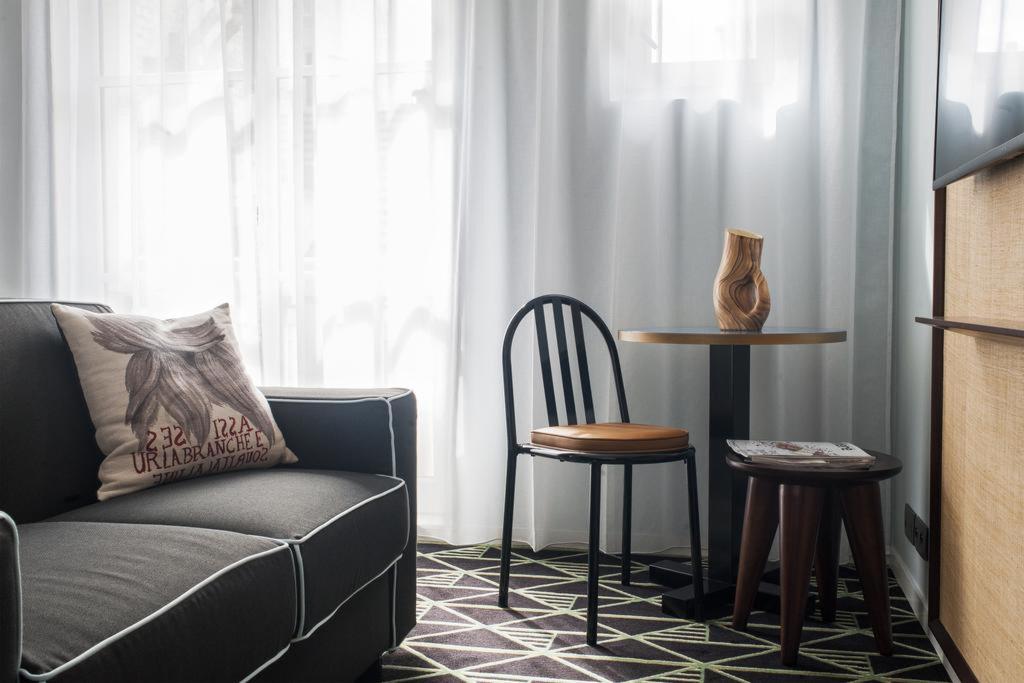 Eiffel Blomet Hotel