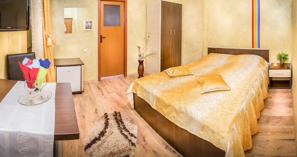 EOS Hotel