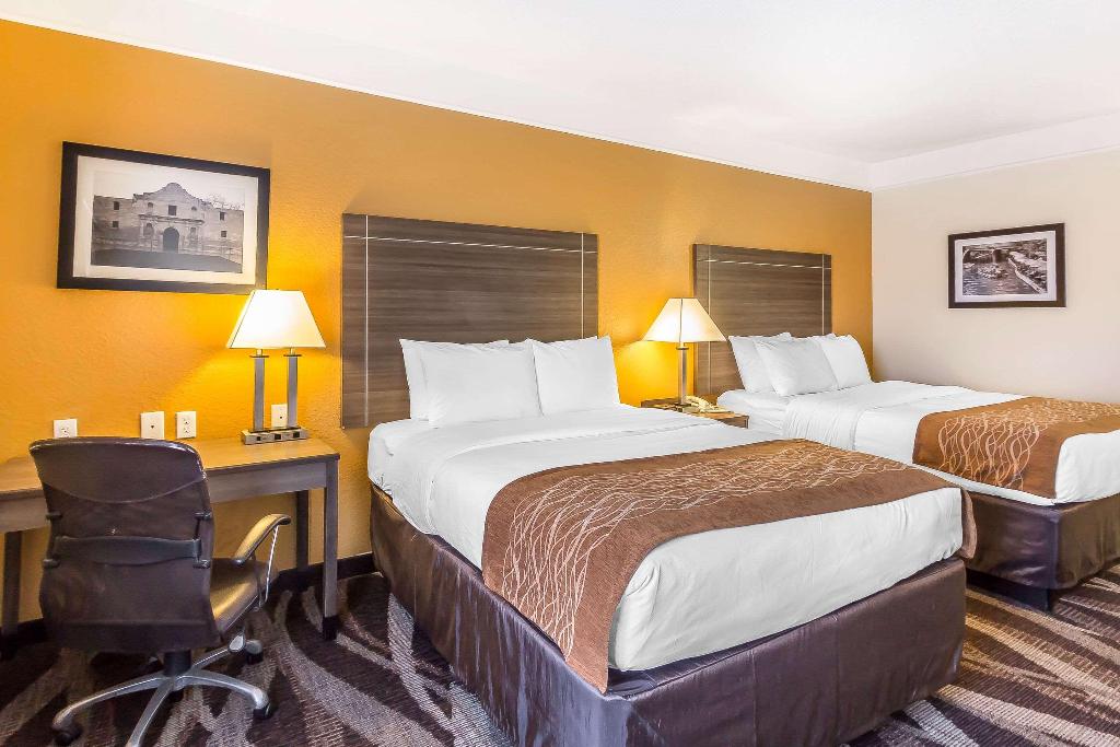 Comfort Inn I-10 EAST Near AT&T Center