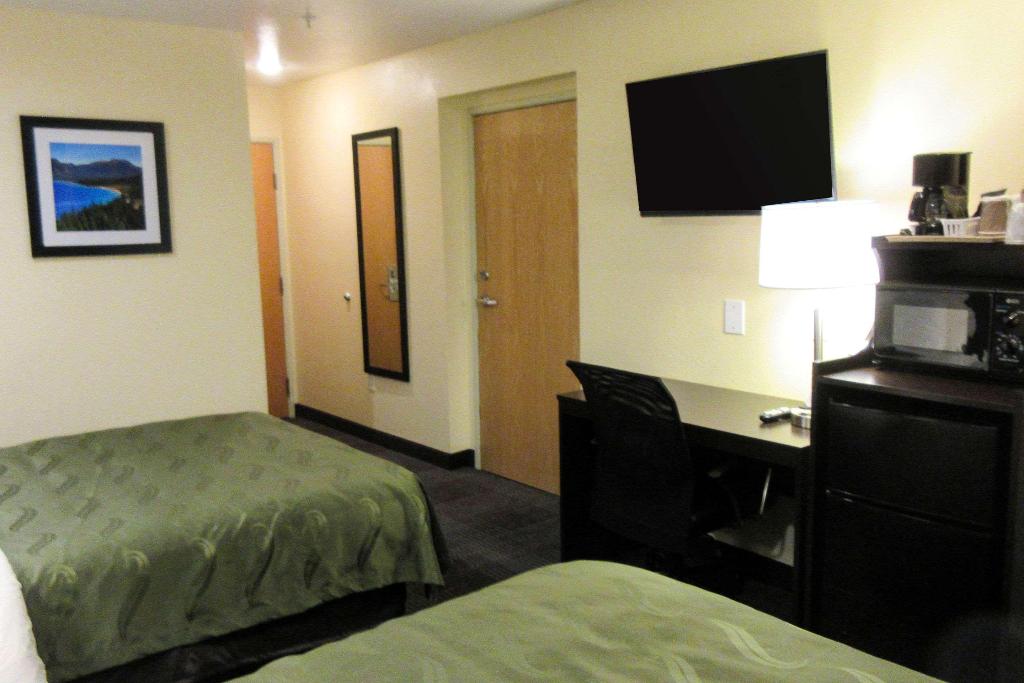 Quality Inn & Suites Near NAS Fallon