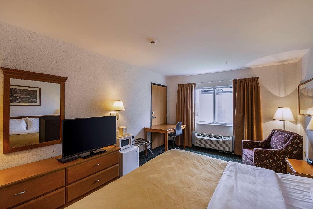 Quality Inn & Suites Belmont Route 151