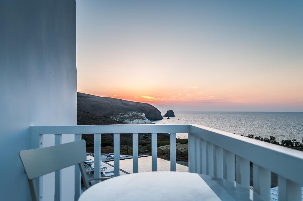 Milos Breeze
