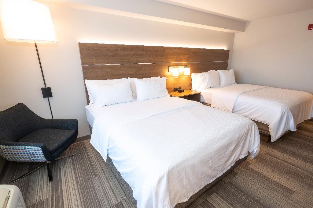 Holiday Inn Express and Suites Iron Mountain